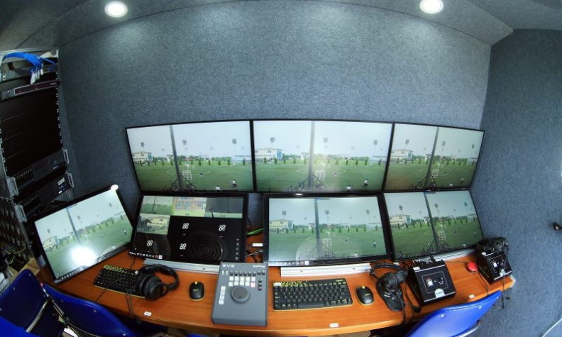 BÓNG ĐÁ VIỆT CHÀO ĐÓN VAR !
